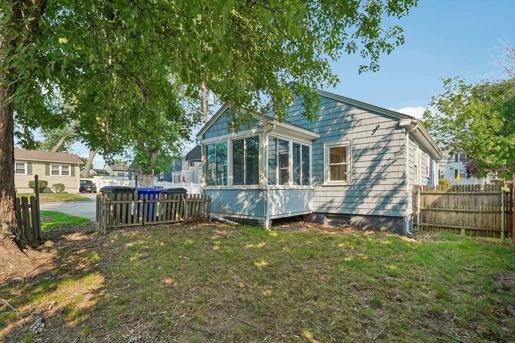 274 Whitford Ave, Providence RI 02908 photo 5