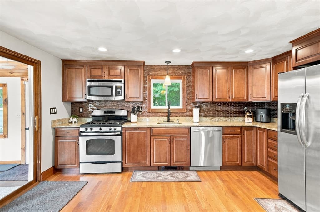1 Springwell Road, Billerica MA 01821 photo 13