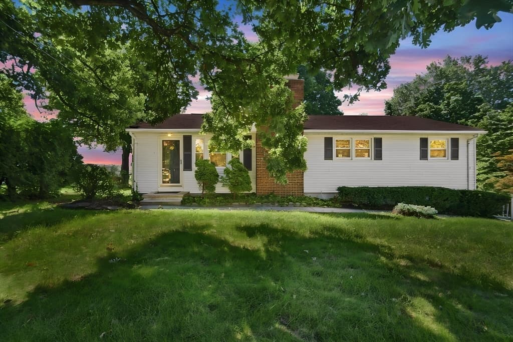 218 Maple St, East Longmeadow MA 01106 photo 5