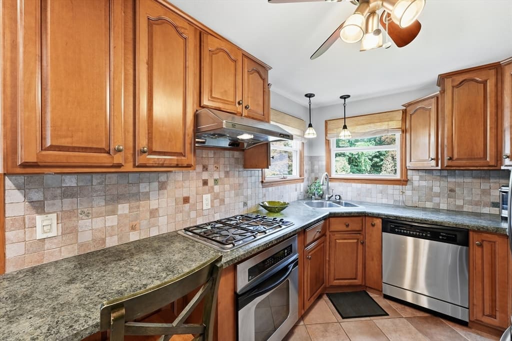 193 Meadow Street, Agawam MA 01001 photo 8