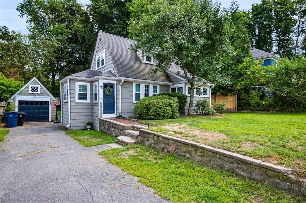 197 N Main St, Sharon MA 02067