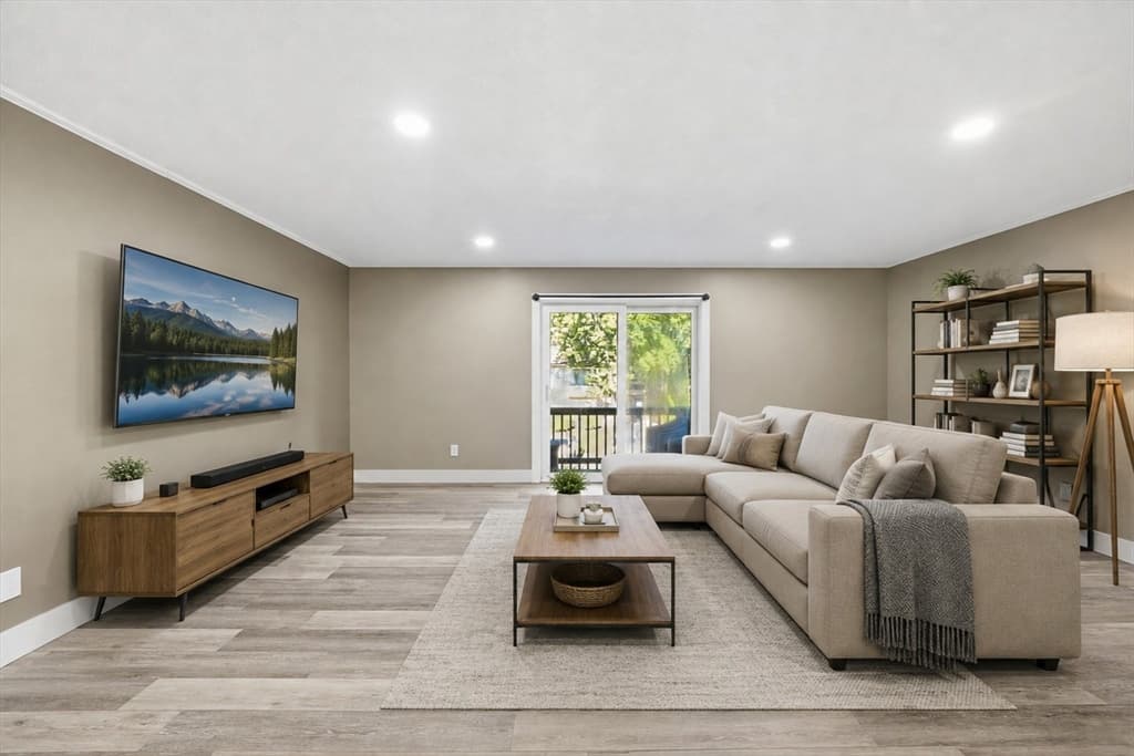 17 Thayer Pond Dr. # 5, Oxford MA 01537
