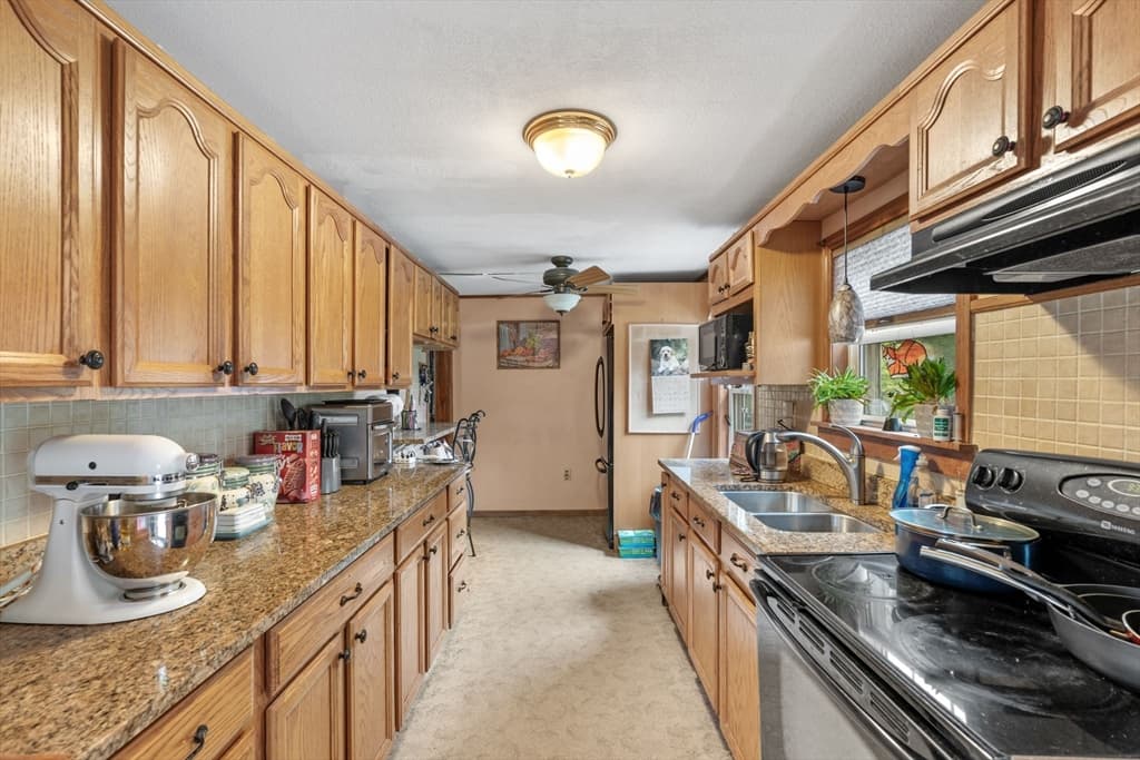 6 Marsh Ave, Salem NH 03079 photo 11