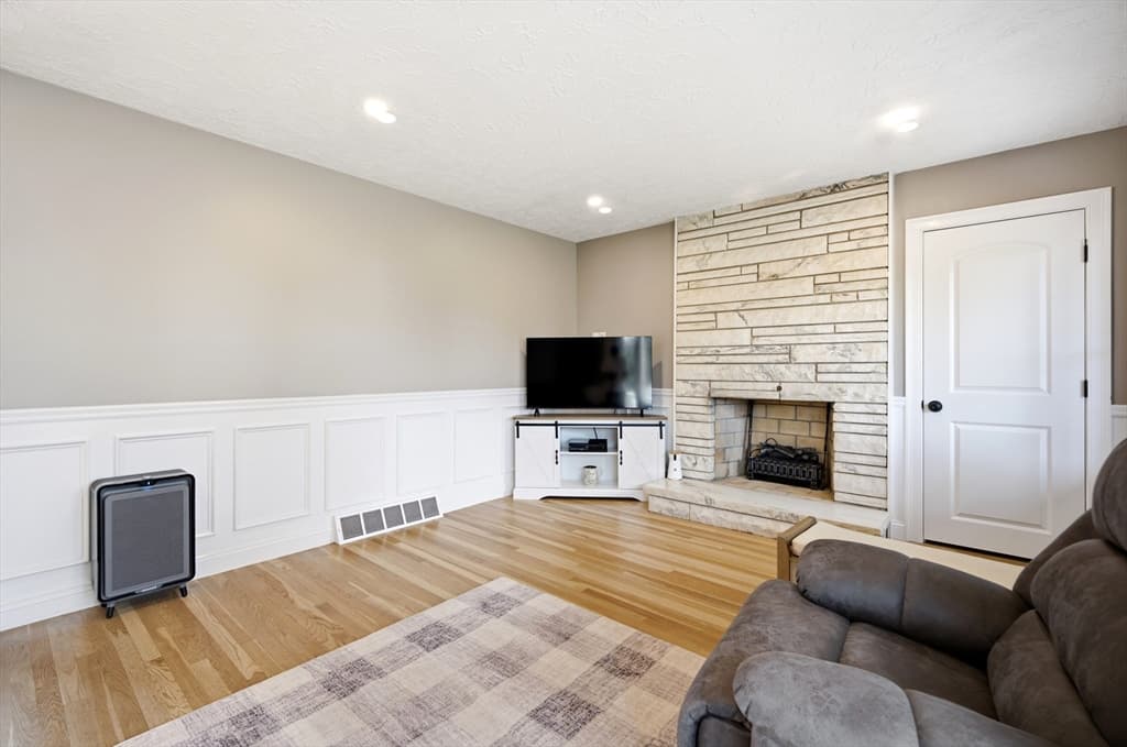 169 Raven, Lowell MA 01852 photo 7