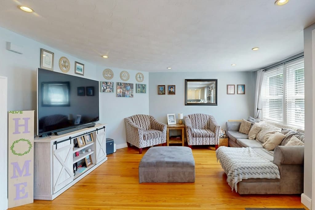 26 George St, Winthrop MA 02152 photo 5
