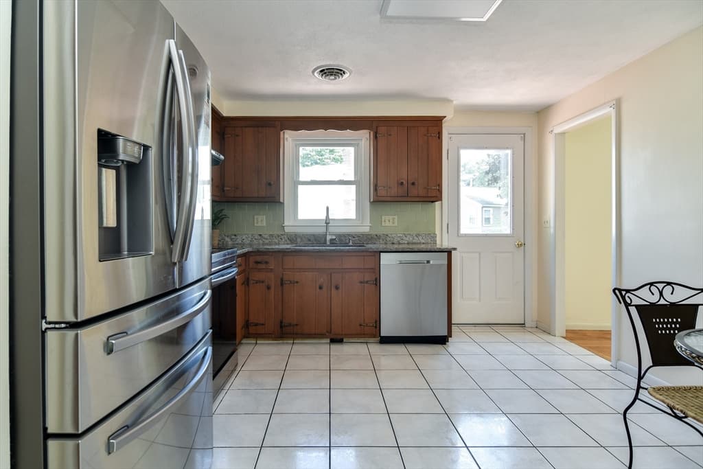 6 Salvi Drive, Framingham MA 01701 photo 10