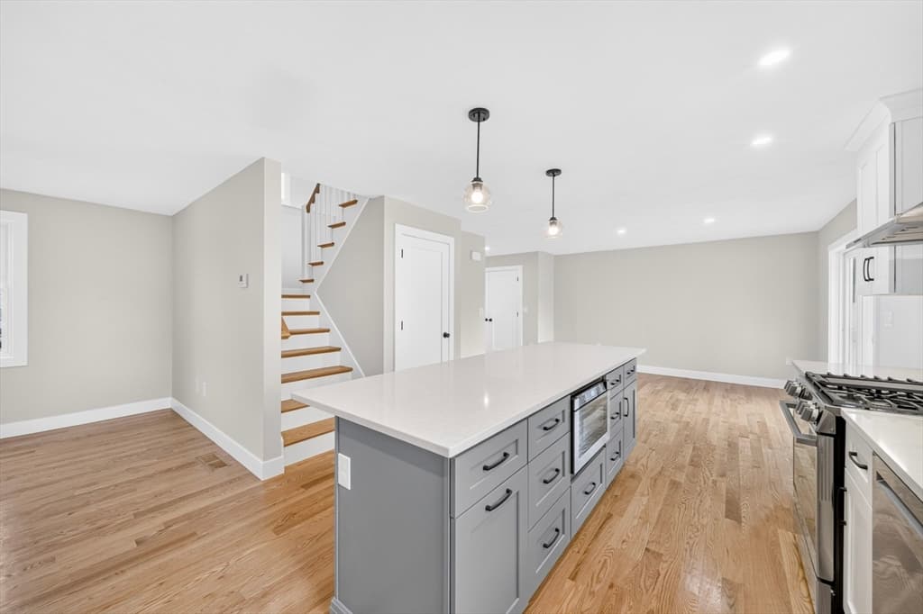 16 Neillian Way # 16, Bedford MA 01730 photo 6