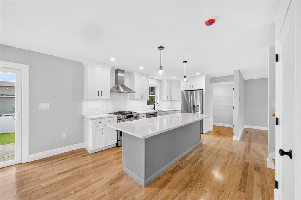 16 Neillian Way # 16, Bedford MA 01730 photo 3
