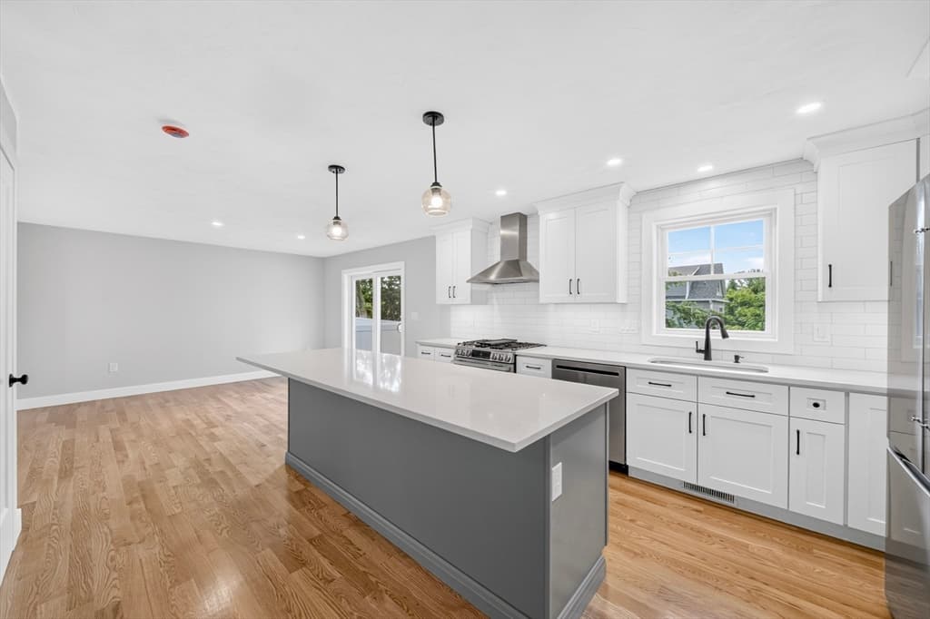 16 Neillian Way # 16, Bedford MA 01730