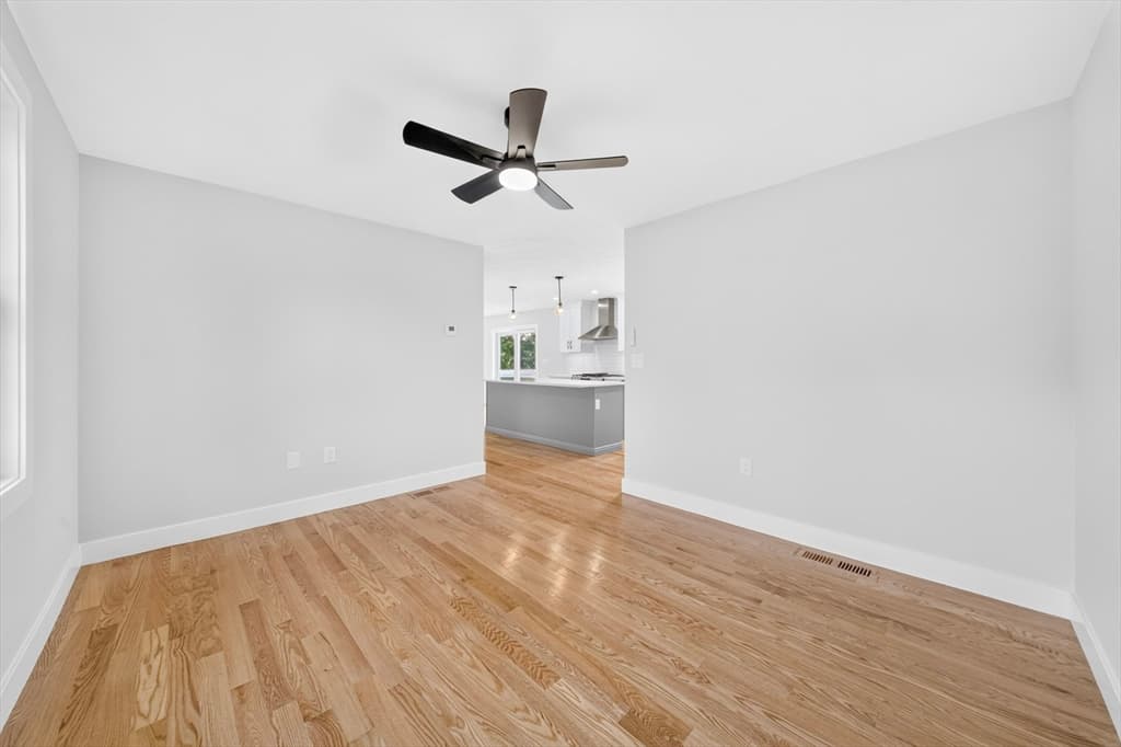 16 Neillian Way # 16, Bedford MA 01730 photo 9