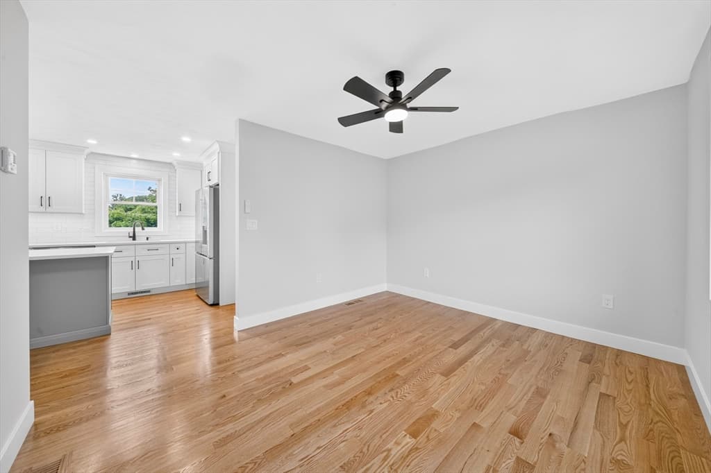 16 Neillian Way # 16, Bedford MA 01730 photo 8
