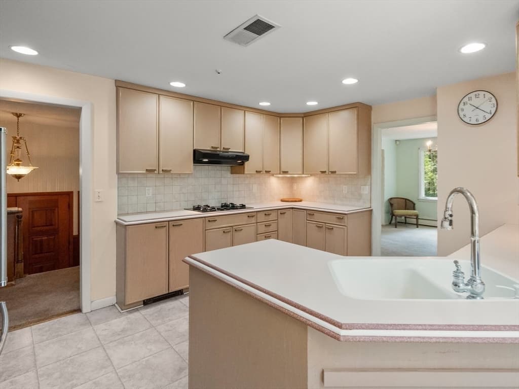 355 Brush Hill Road, Milton MA 02186 photo 12