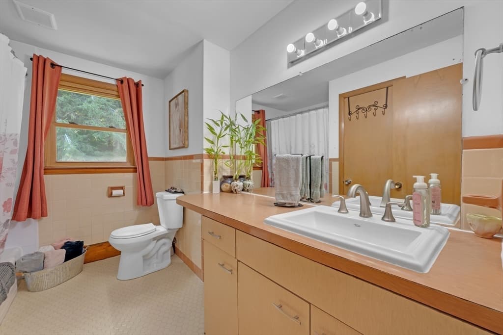 127 Springfield St, Palmer MA 01069 photo 12