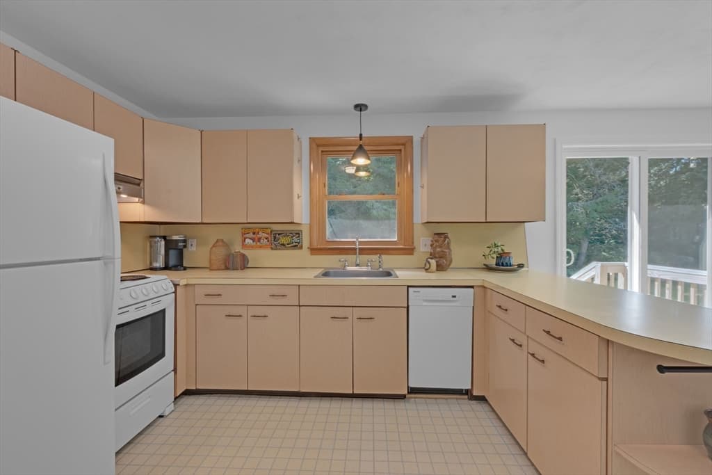 127 Springfield St, Palmer MA 01069 photo 10