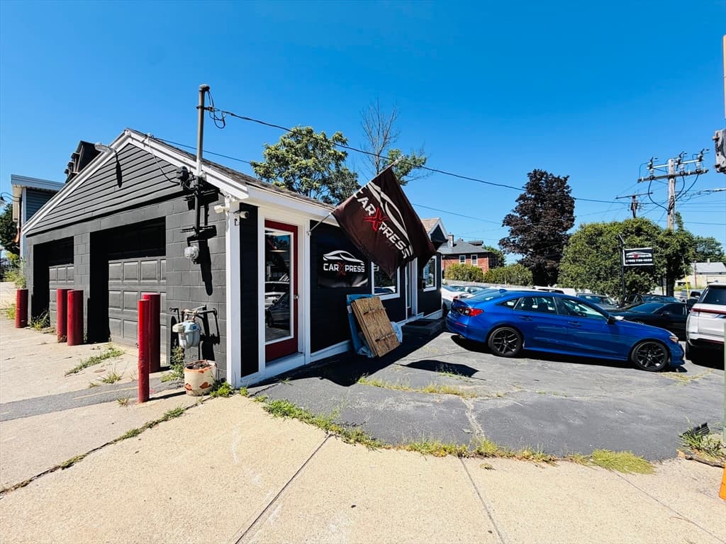 640 Main St, Clinton MA 01510 photo 2