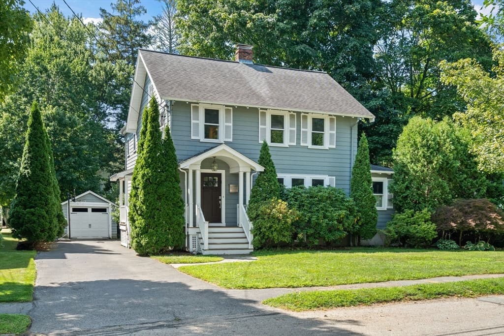 24 Holland St, Needham MA 02492