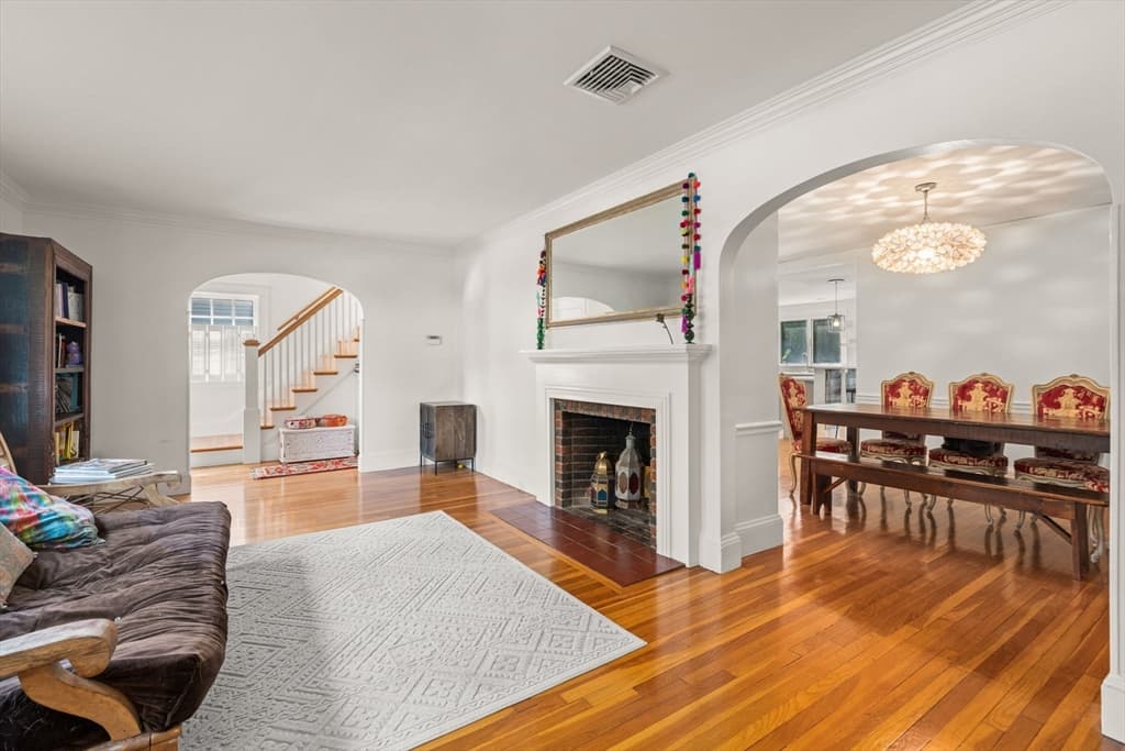 24 Holland St, Needham MA 02492 photo 4