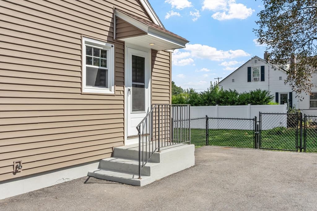 4 Maverick St, Fitchburg MA 01420 photo 6