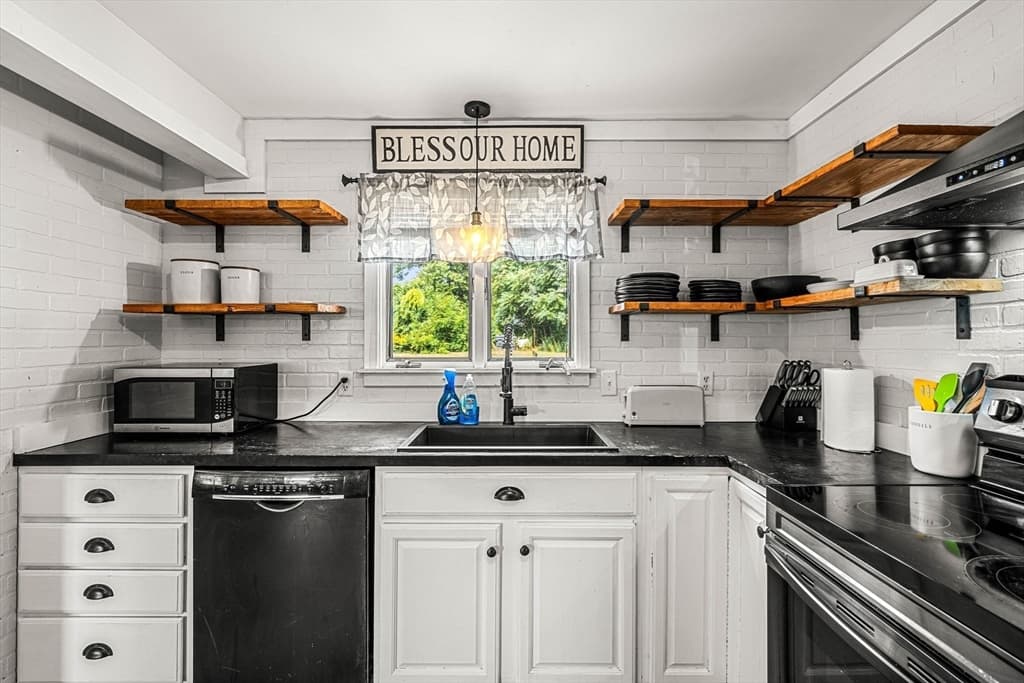 22 Loring Rd, Methuen MA 01844 photo 6