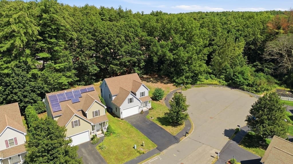 70 Katie Way, Tewksbury MA 01876 photo 2
