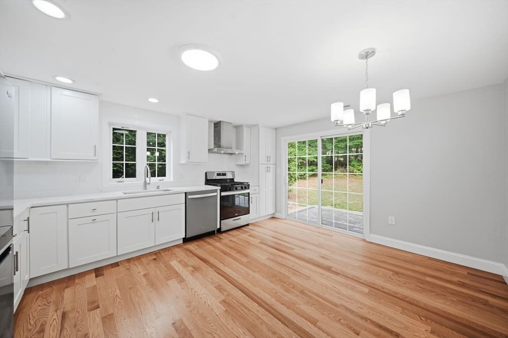 70 Katie Way, Tewksbury MA 01876 photo 9