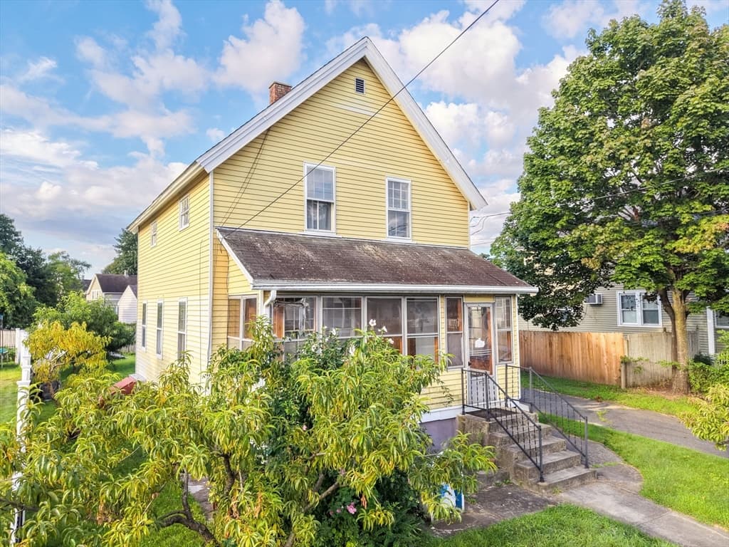 76 Howard St, Ludlow MA 01056 photo 2