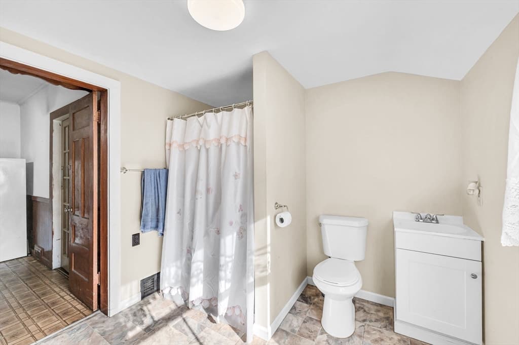 76 Howard St, Ludlow MA 01056 photo 13
