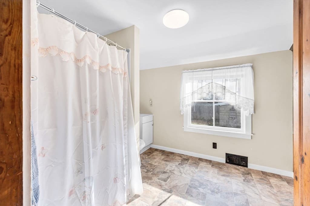 76 Howard St, Ludlow MA 01056 photo 12