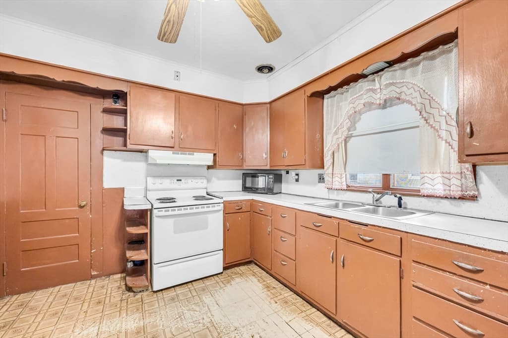 76 Howard St, Ludlow MA 01056 photo 9