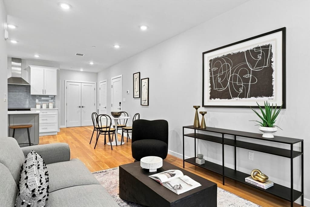 267 Old Colony # 206, Boston MA 02127 photo 6