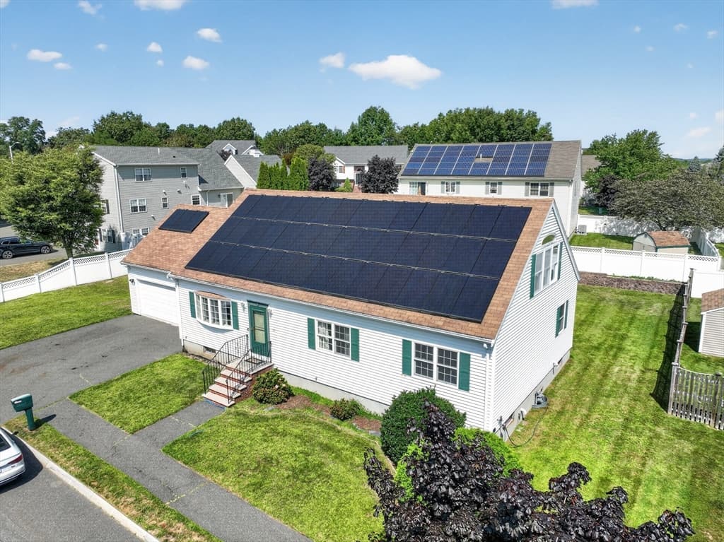 79 Emerald Dr, Lynn MA 01904 photo 2