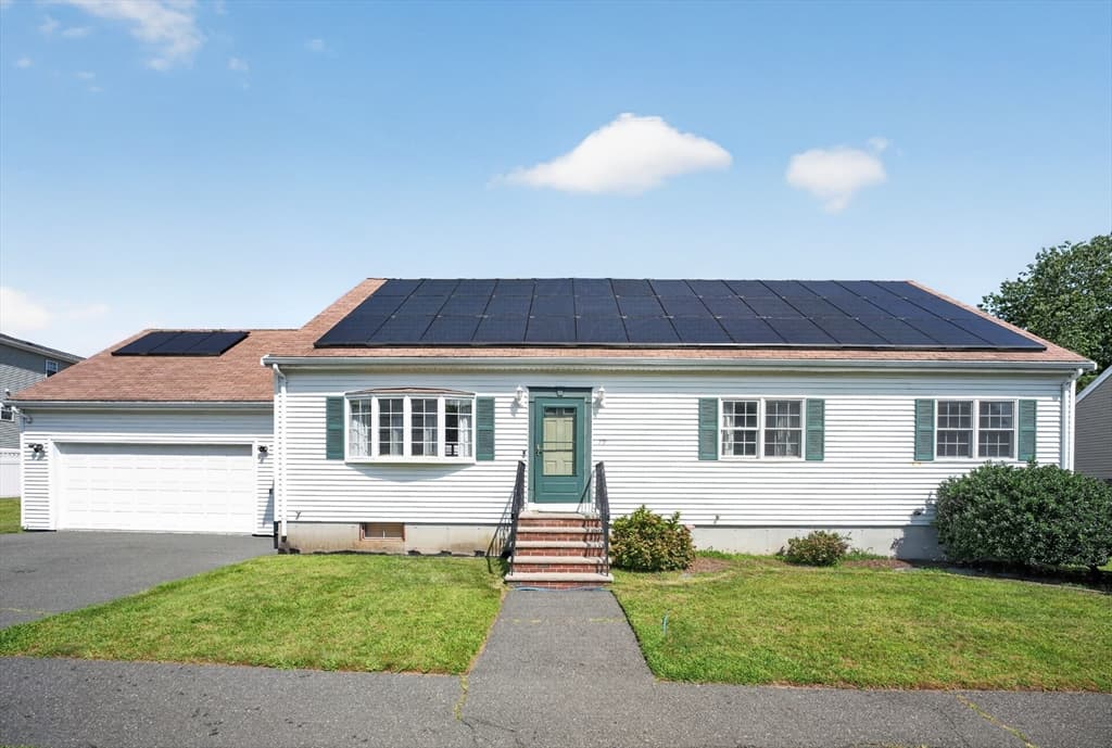 79 Emerald Dr, Lynn MA 01904