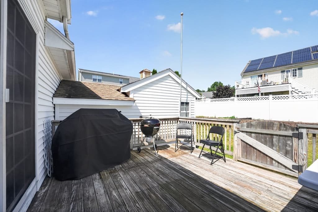 79 Emerald Dr, Lynn MA 01904 photo 5