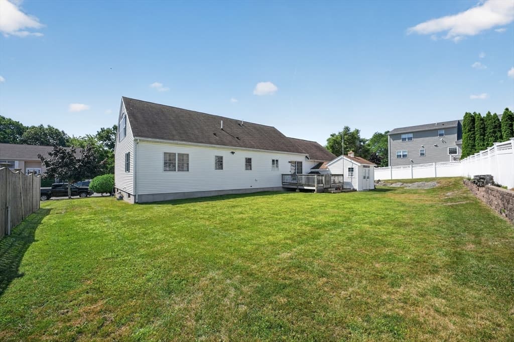 79 Emerald Dr, Lynn MA 01904 photo 4
