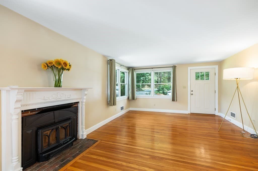 Single Family Residence at 101 Topsfield Road, Wenham MA 01984, Wenham, photo 5 of 40
