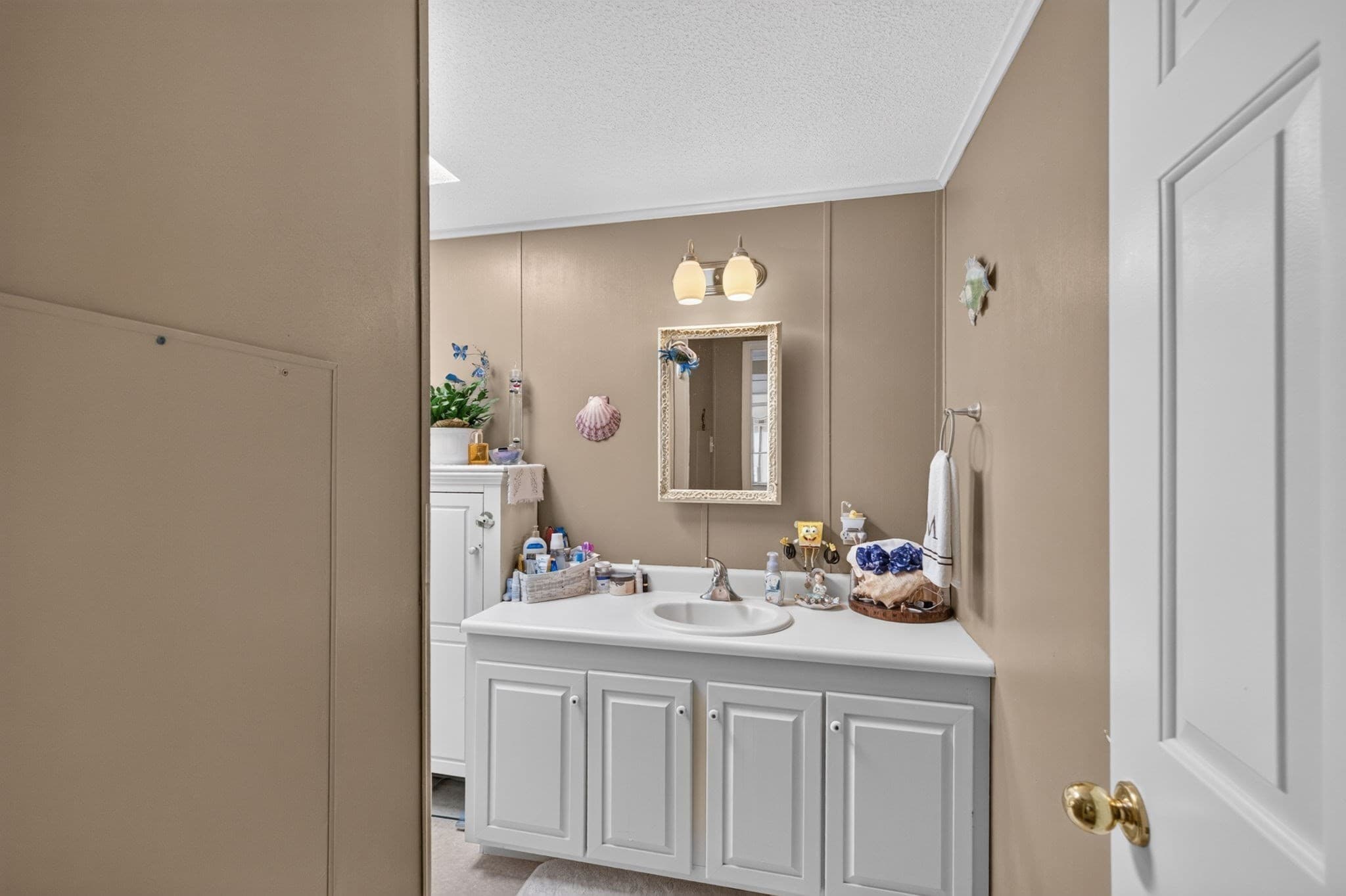Mobile Home at 30 Tucker Terrace, Raynham MA 02767, Raynham, photo 20 of 34