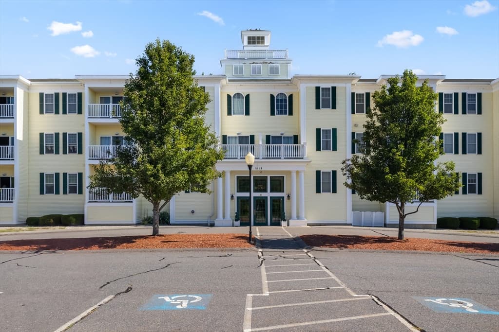 1818 Main Street # 216, Holden MA 01520