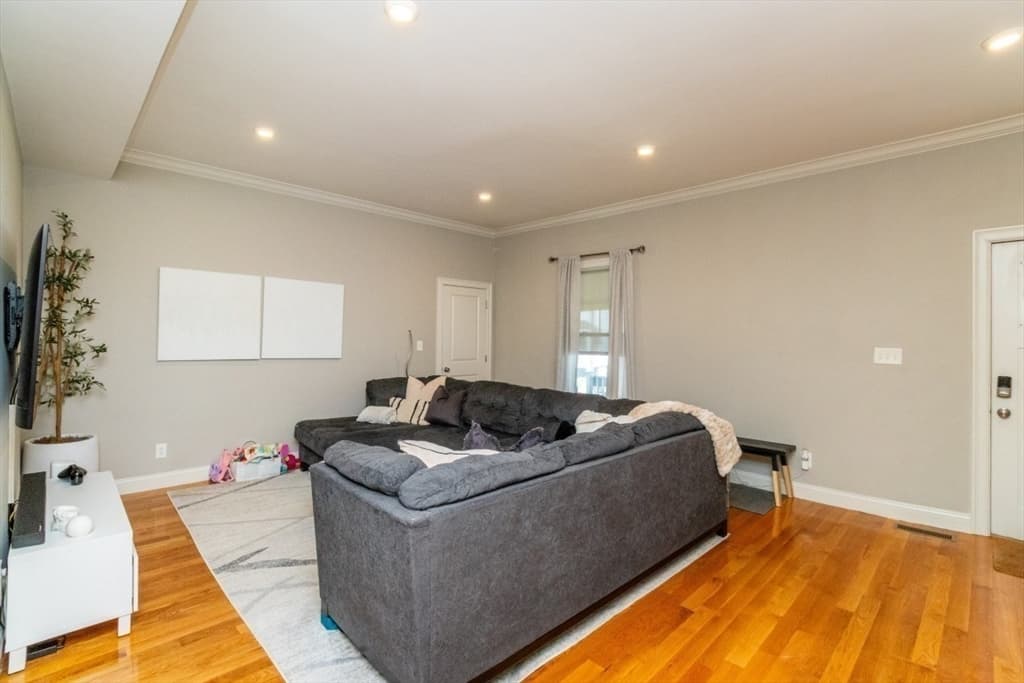 189 Shirley St # 1, Winthrop MA 02152 photo 4