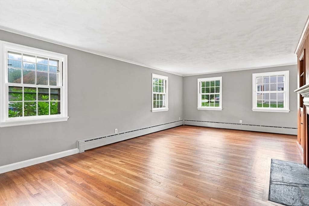 92 Oak Hollow Rd, Springfield MA 01128 photo 12