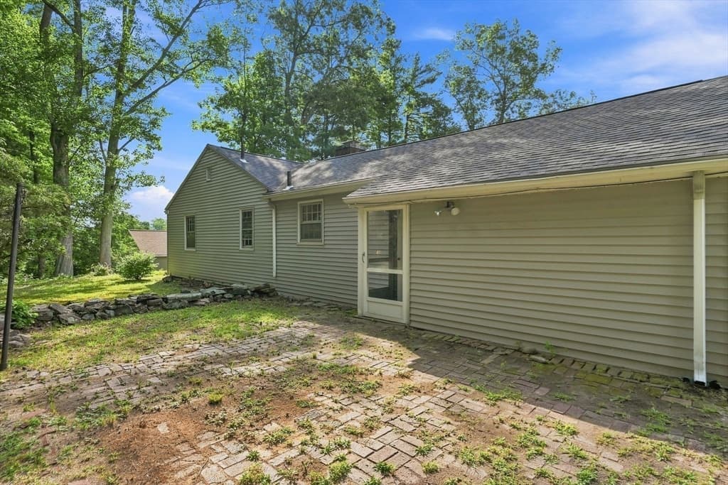 92 Oak Hollow Rd, Springfield MA 01128 photo 39