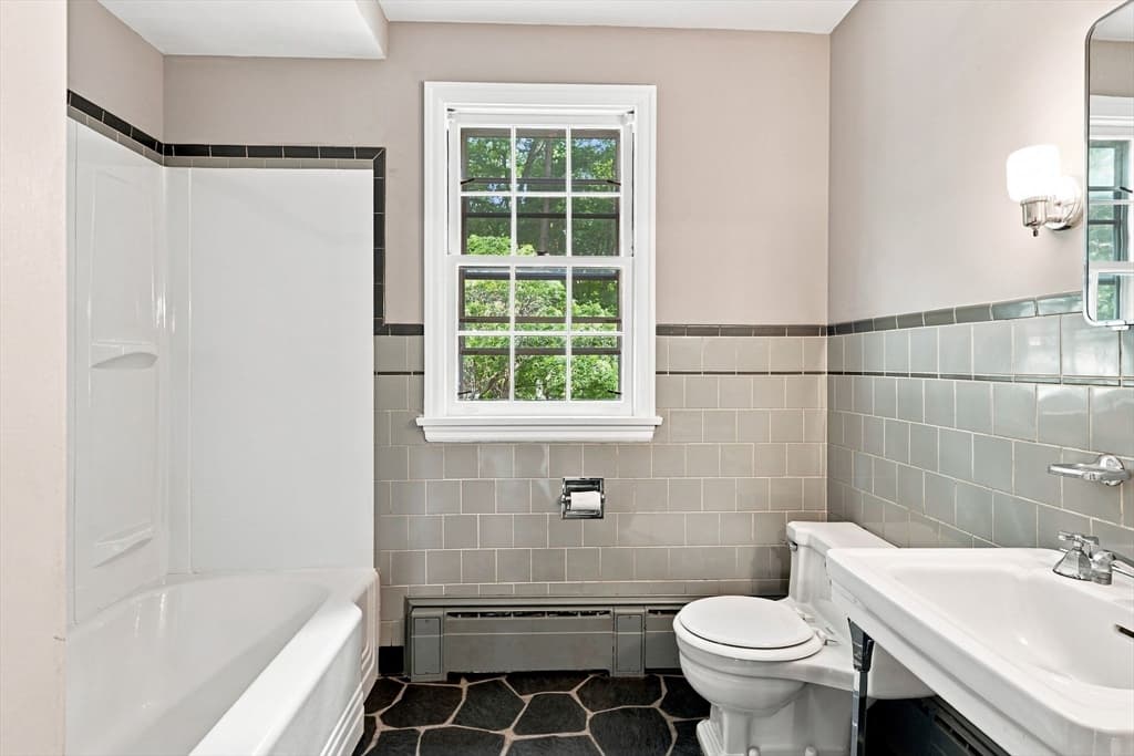 92 Oak Hollow Rd, Springfield MA 01128 photo 21