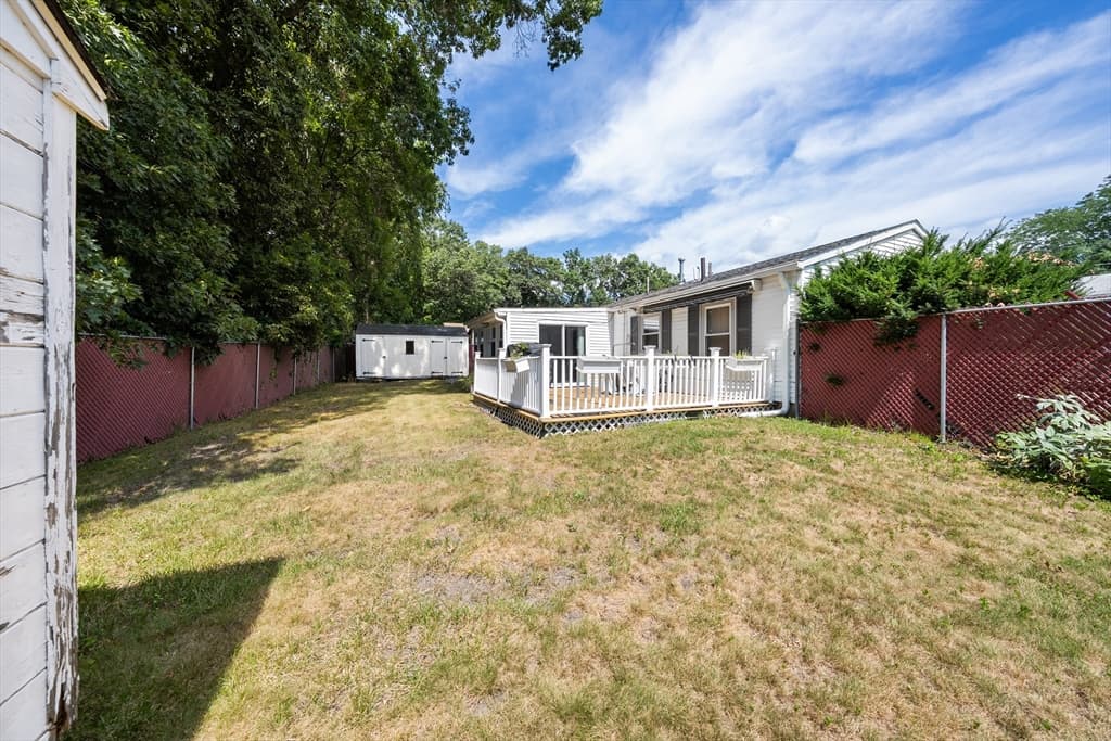 136 Laurie Ln, Lowell MA 01854 photo 6