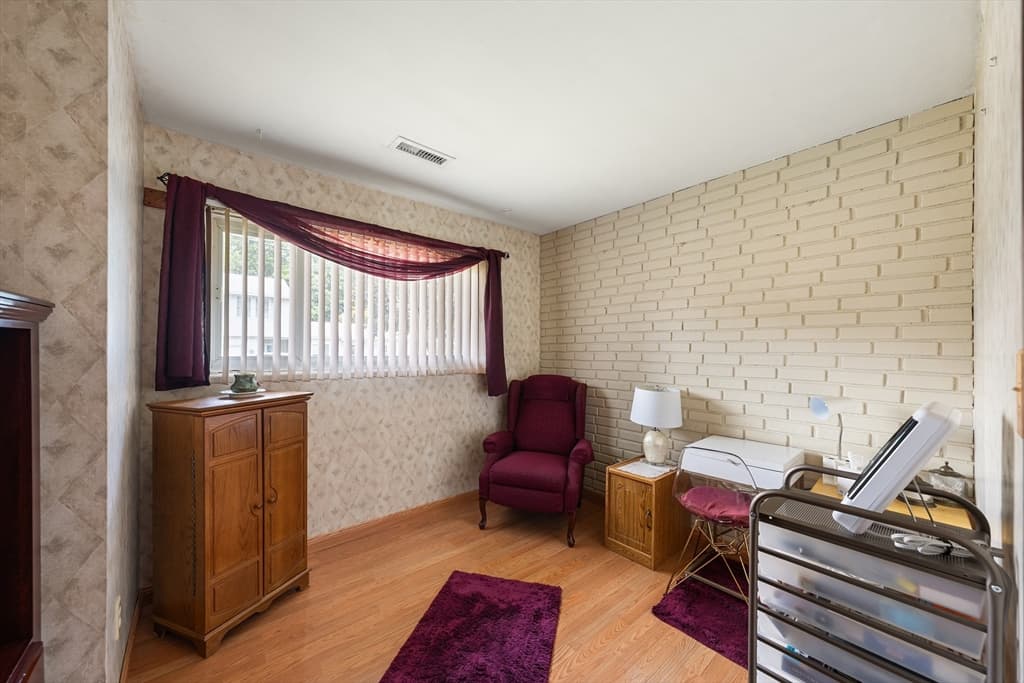 136 Laurie Ln, Lowell MA 01854 photo 17