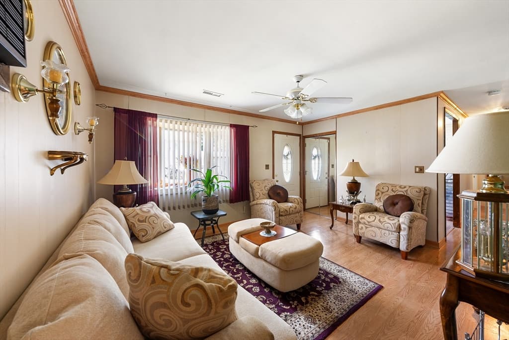 136 Laurie Ln, Lowell MA 01854 photo 15