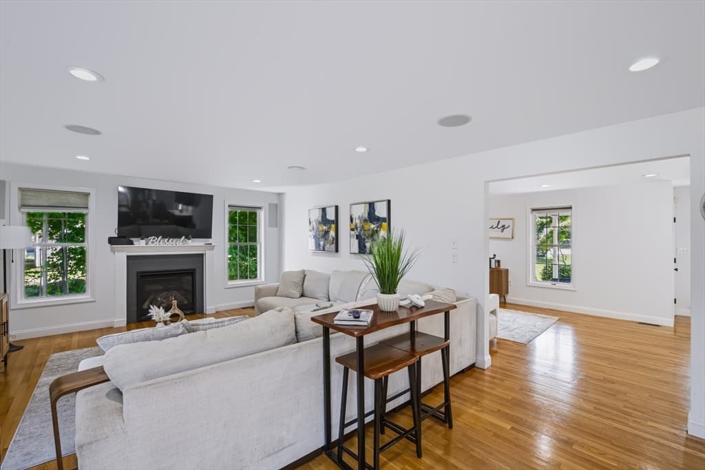 492 Sumner St, Stoughton MA 02072 photo 12