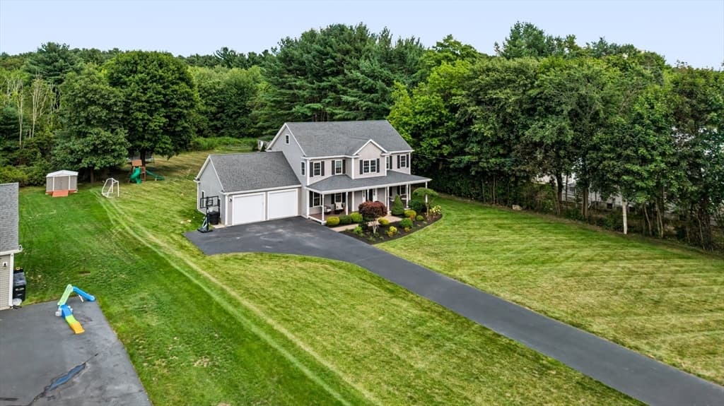 492 Sumner St, Stoughton MA 02072 photo 3