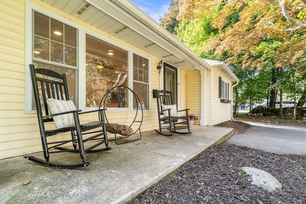 8 Vista Dr, Shrewsbury MA 01545 photo 2
