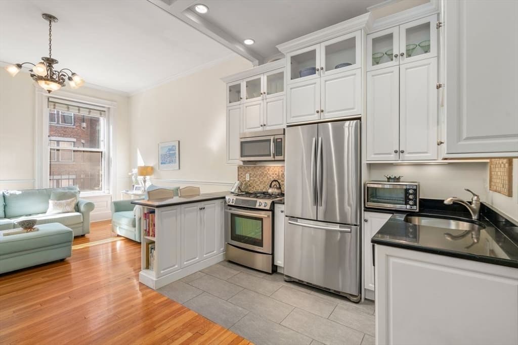 400 Marlborough St # 5, Boston MA 02115 photo 3