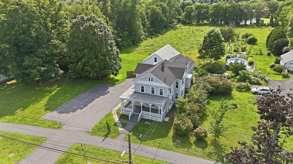 1136 N Pleasant St, Amherst MA 01002 photo 6