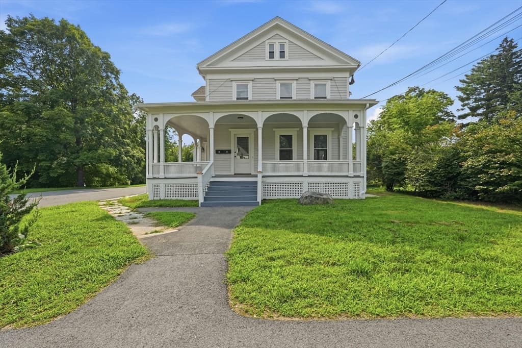 1136 N Pleasant St, Amherst MA 01002